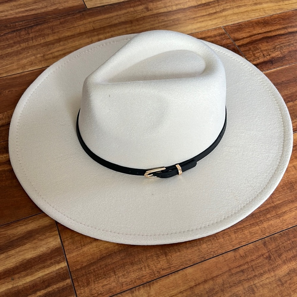 Brand new beautiful cream hat!